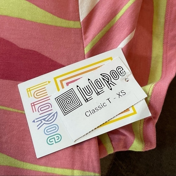 NWT LuLaRoe Classic Tee Extra Small - Picture 4 of 6